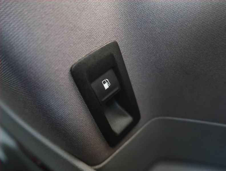 Volkswagen Touran (2008) 1.9 TDI, Tempomat - fotka 18 z 18