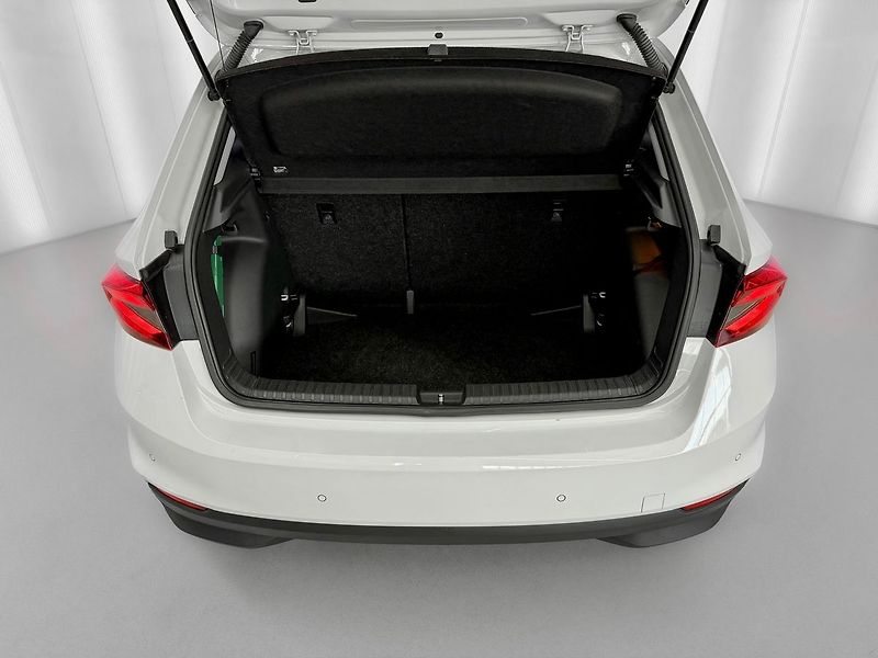 Škoda Fabia 1.0 TSI AMBITION PLUS, LANE, F - fotka 22 z 23