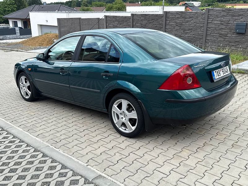 Ford Mondeo (2002) - fotka 31 z 33