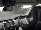 Land Rover vyvíjí kamerový systém, který umožní vidět skrz tažený přívěs nebo karavan.
