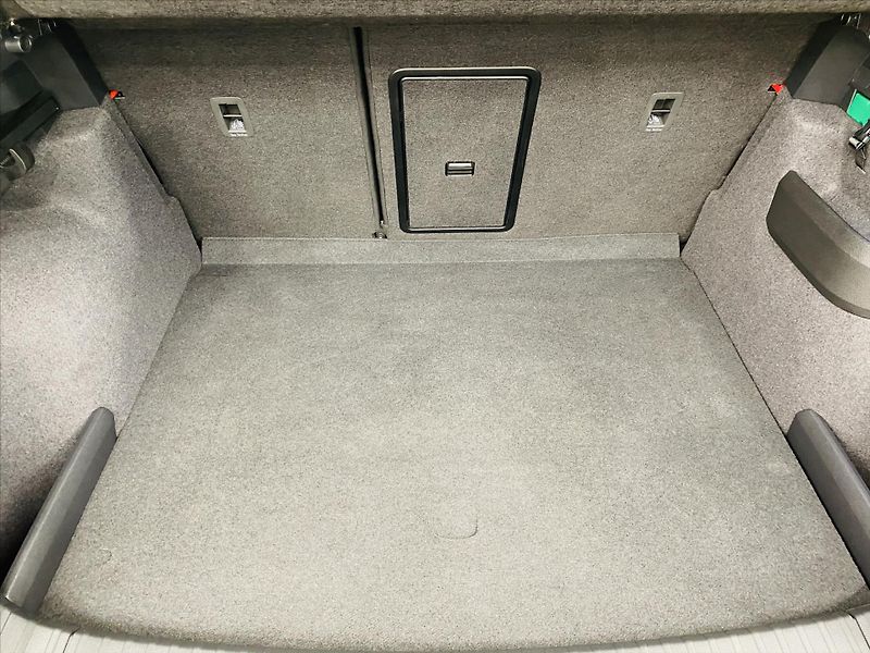Škoda Karoq 2,0 TDI 110kW DSG 4x4 SportLin - fotka 25 z 26