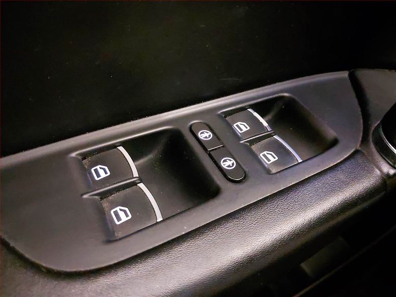 Volkswagen Touareg (2017) R-Line 3.0 TDI, 4X4, Automat - fotka 17 z 18