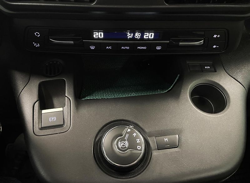 Citroën Berlingo 1.5 BlueHDi 130 S&S EAT8 - fotka 19 z 27