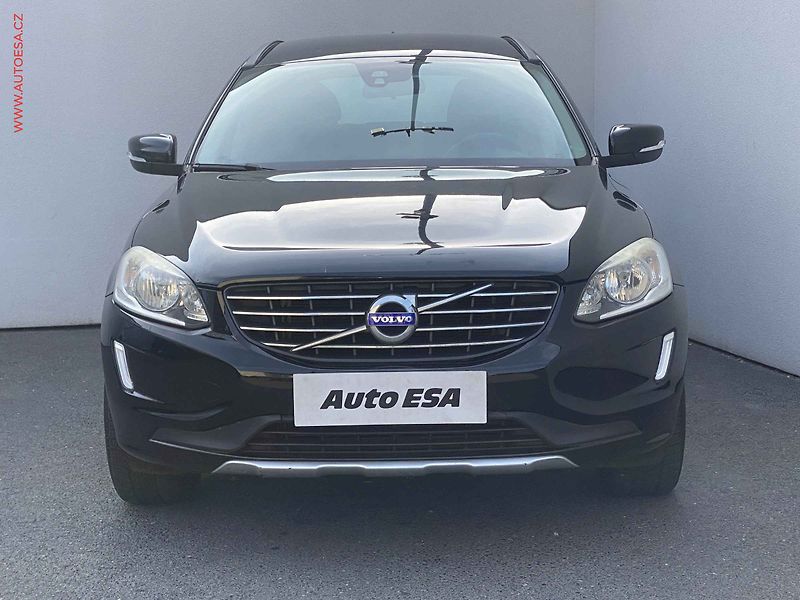 Volvo XC60 (2014) 2.4D 4x4, 2.maj,ČR, AT, park - fotka 2 z 15