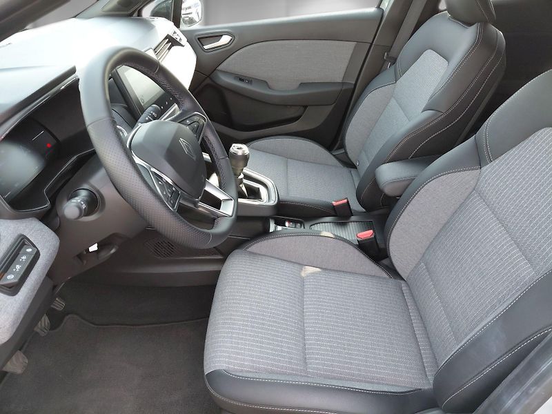 Renault Clio (2025) 1,0 TCe 67 kW TECHNO - fotka 13 z 24