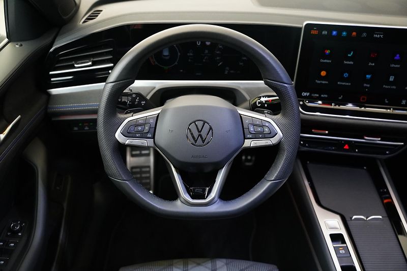 Volkswagen Passat - fotka 18 z 26