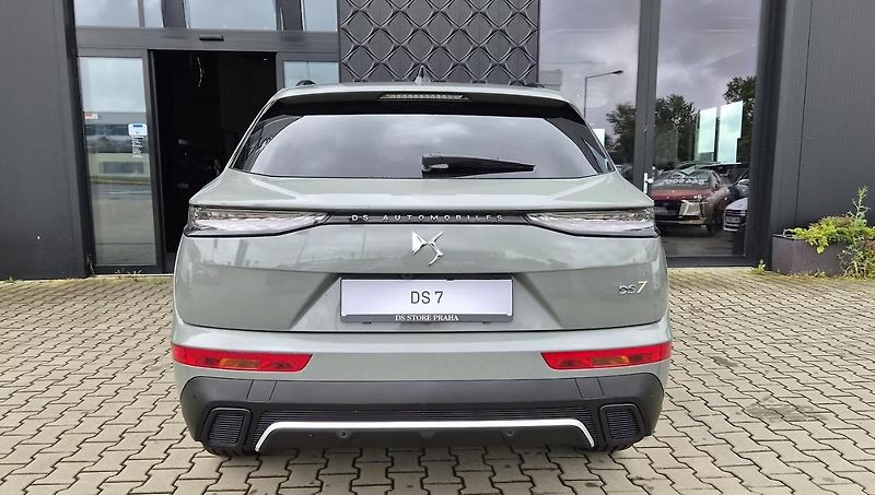 DS Automobiles DS7 (2026) PERFORMANCE LINE 1.5 BlueHDi - fotka 15 z 17