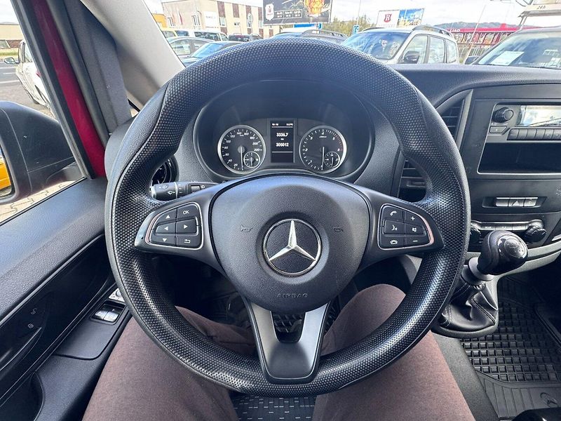 Mercedes-Benz Vito (2020) TOURER 8 MÍST 1,8D 75KW 110CDI - fotka 28 z 48