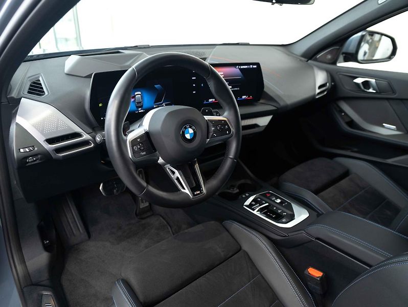 BMW Řada 1 120d - fotka 11 z 21