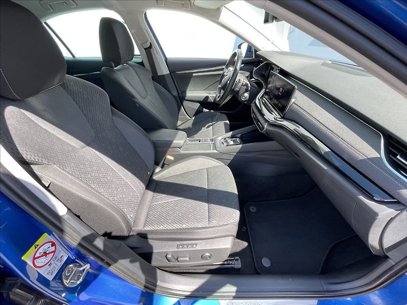 Škoda Octavia 2,0 TDI DSG Style Plus TAŽNÉ - fotka 19 z 24