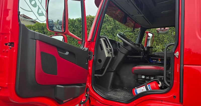 Volvo FM 380 6x2 HNJ Fassi F185 - fotka 12 z 18