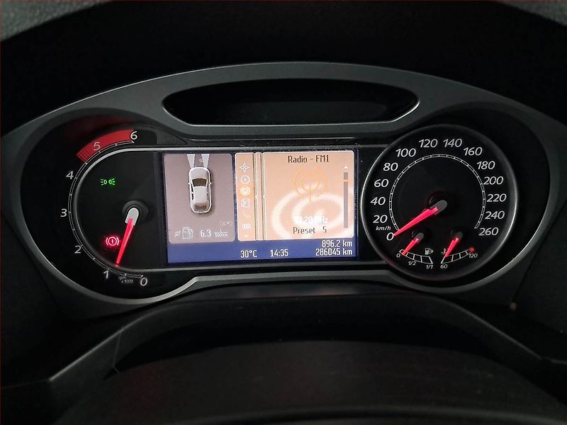 Ford Galaxy (2010) 2.0 TDCi, 7 míst - fotka 11 z 18