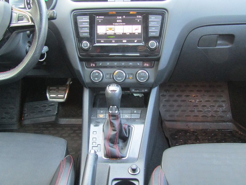 Škoda Octavia (2016) RS 2.0 TDI DSG 4X4 - fotka 17 z 44