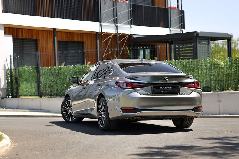Lexus ES 300h 300H 2,5 HEV LIMITED EDITION - fotka 4 z 26