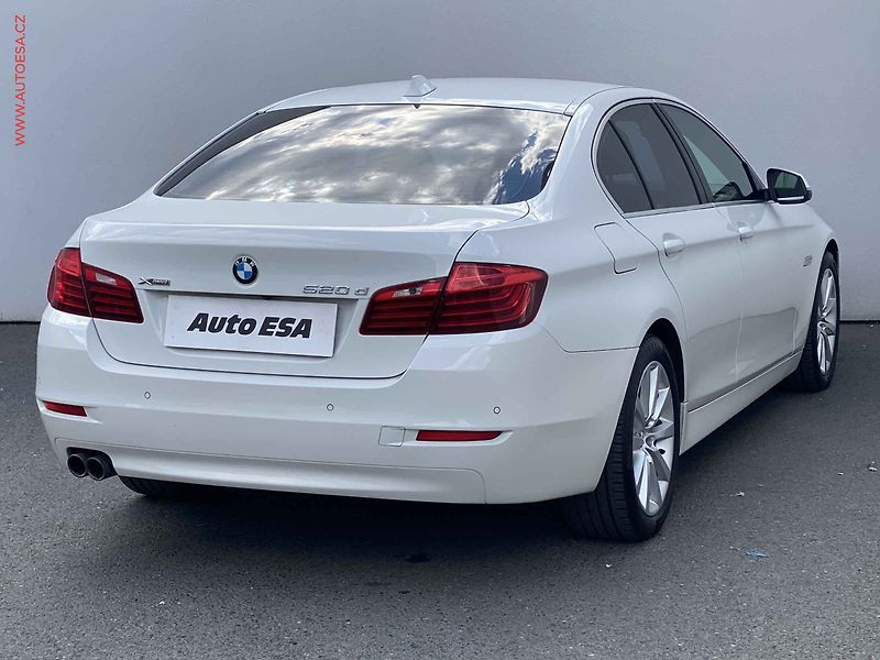 BMW Řada 5 (2013) 2.0d xDrive, ČR, AT, LED - fotka 4 z 19