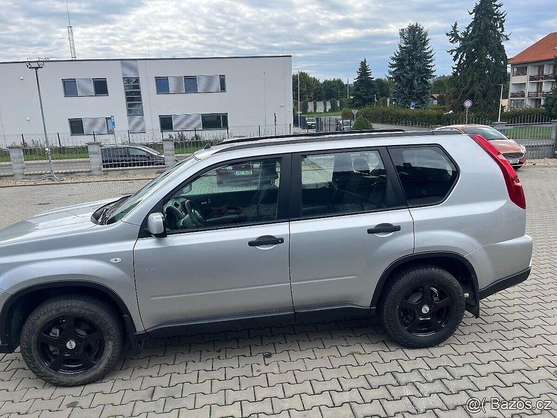 Nissan X-Trail (2009) - fotka 2 z 15