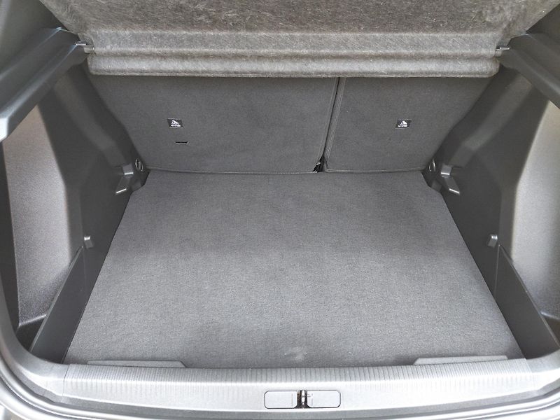 Peugeot 2008 (2024) 1.2i PureTech 110, 6-ti rychl. - fotka 9 z 12