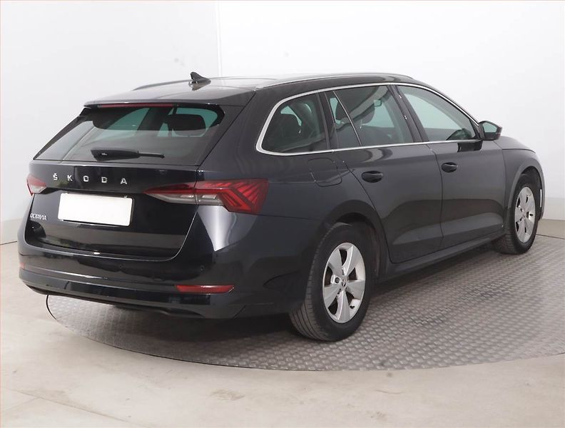 Škoda Octavia (2020) Ambition 2.0 TDI, Automat - fotka 5 z 17