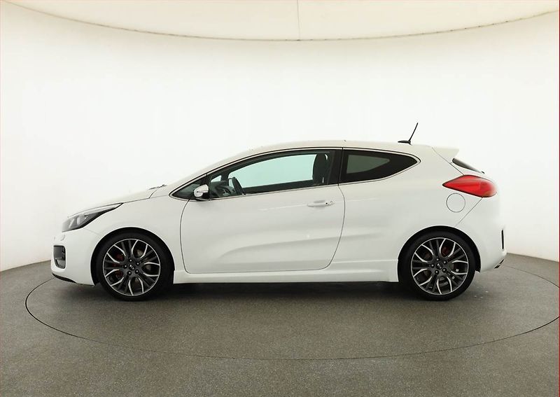 Kia Ceed (2014) 1.6 T-GDI GT, Kůže, Navi - fotka 3 z 21