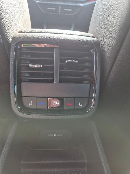 Škoda Octavia Combi RS 2,0 TSI 195kW DSG, we - fotka 13 z 39