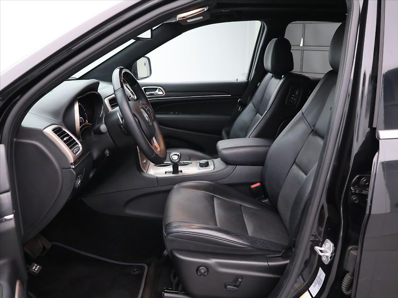 Jeep Grand Cherokee 3,0 CRDI 184kW 4x4 Summit - fotka 11 z 32