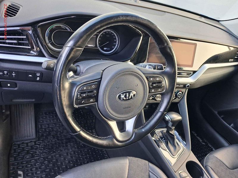 Kia Niro (2021) 1.6 GDi, 1.maj,ČR, Exclusive - fotka 13 z 18