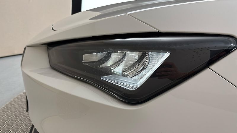Seat Leon 2.0 TDI DSG FR Sportstourer - fotka 18 z 26