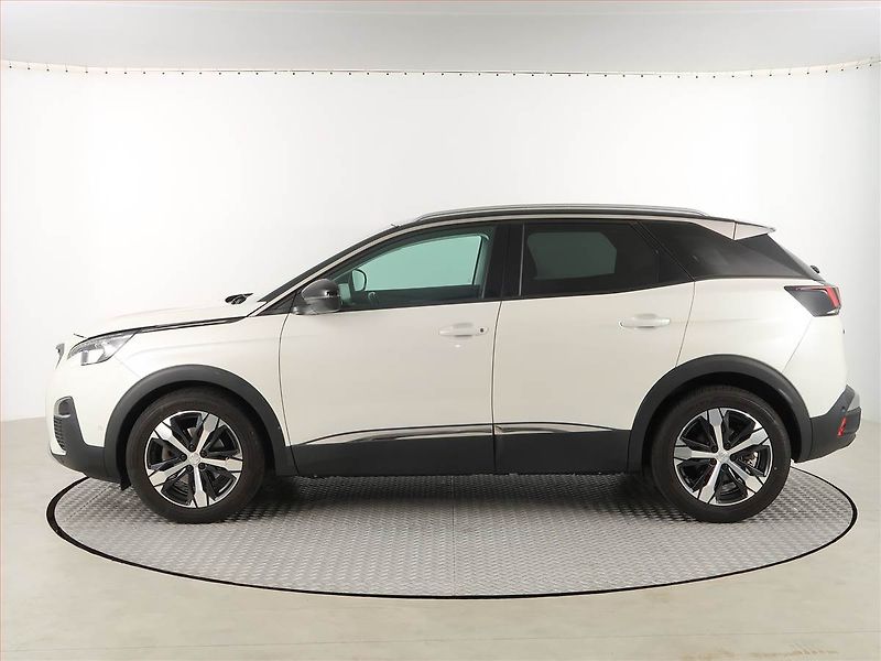 Peugeot 3008 (2019) Allure 1.2 PureTech, Automat - fotka 3 z 18