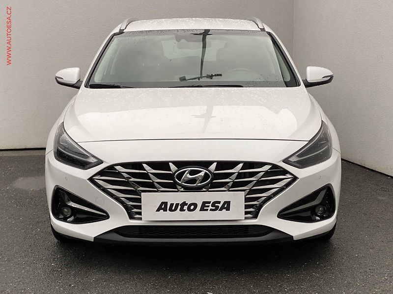 Hyundai i30 (2023) 1.5T-GDi, ČR, AT, LED, kamera - fotka 2 z 18