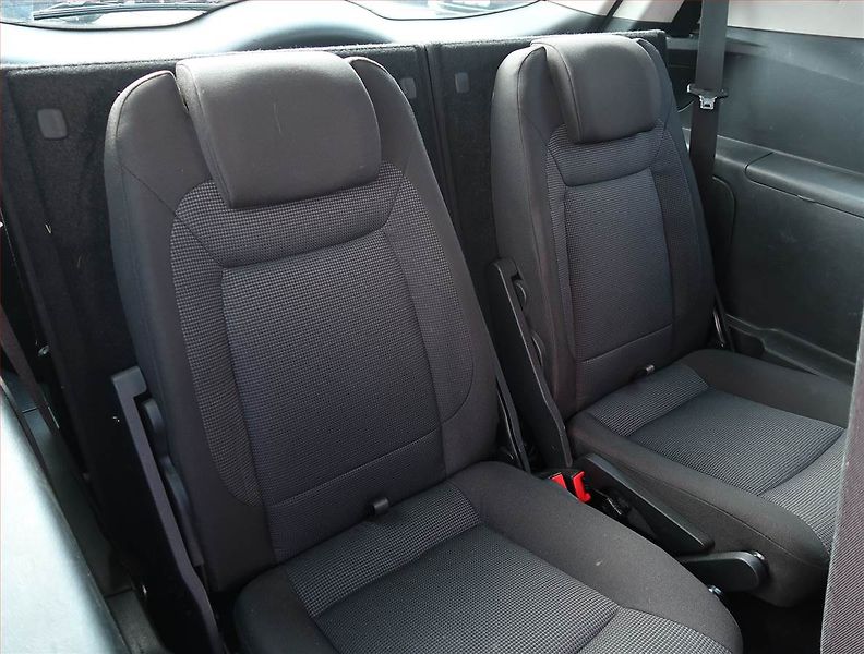 Ford S-MAX (2007) Trend 1.8 TDCi, 7 míst - fotka 17 z 17