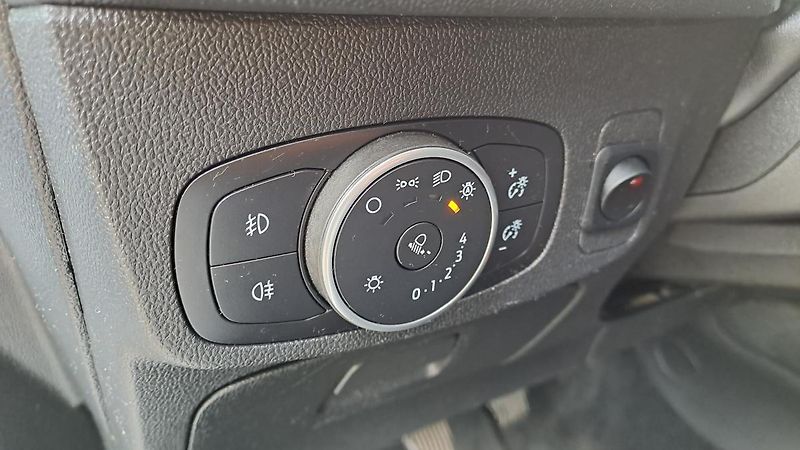 Ford Focus 1.5 TDCI Business NAVI - fotka 22 z 32