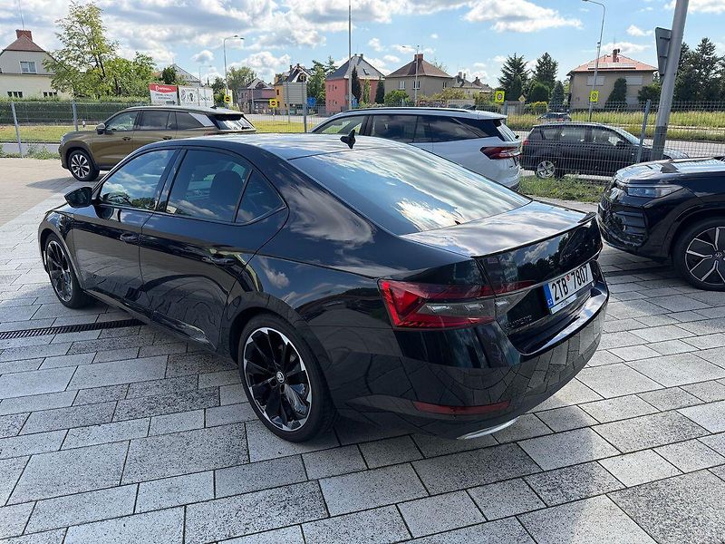 Škoda Superb Sportline  2,0TSI 140kW DSG - fotka 3 z 22