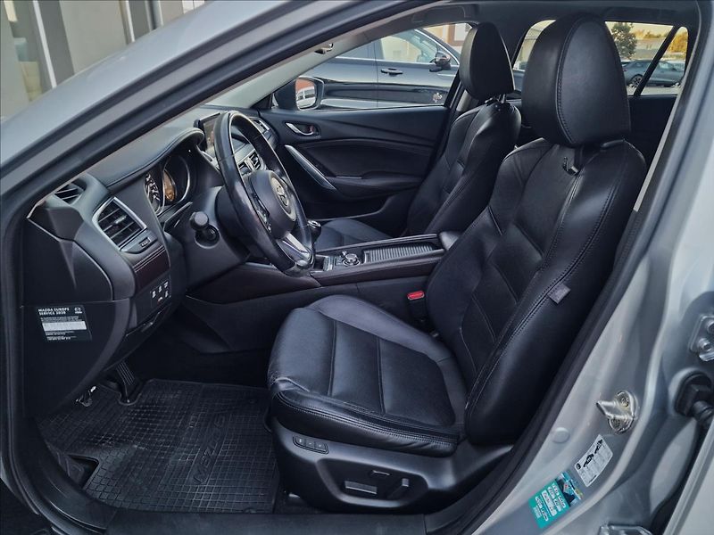 Mazda 6 2.2 Skyactiv-D Revolution TOP - fotka 19 z 50