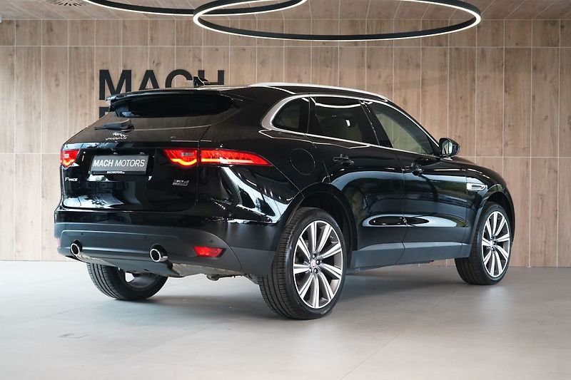 Jaguar F-Pace 30d AWD, PRESTIGE, Panorama - fotka 9 z 49