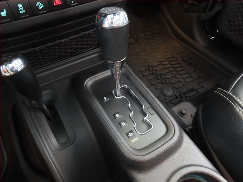 Jeep Wrangler (2018) 3.6 V6 - fotka 13 z 15