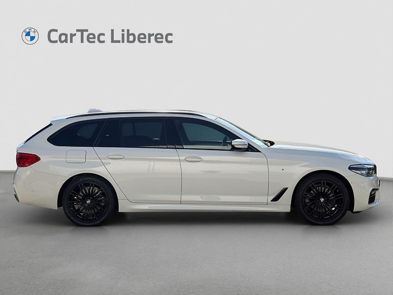 BMW Řada 5 520d xDrive Touring - fotka 6 z 18