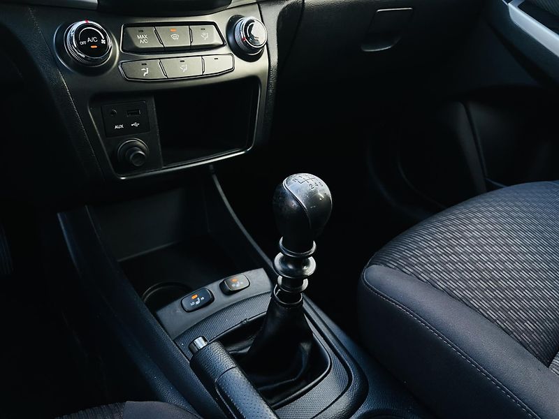SsangYong Korando 2.0i MAN 1.MAJ SERVISKA TAŽNÉ - fotka 34 z 41