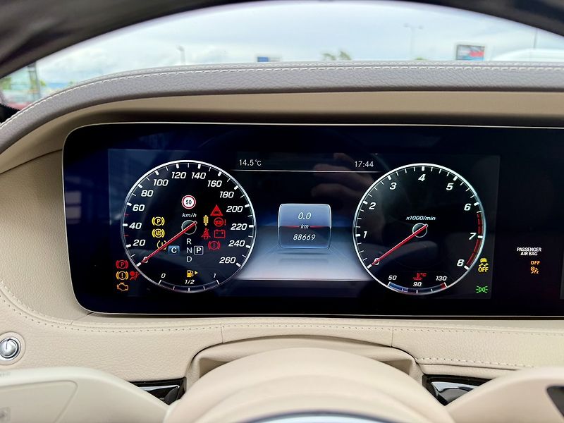 Mercedes-Benz Třídy S (2018) 560 4MATIC LONG - fotka 34 z 55