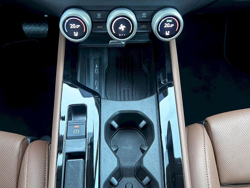 Škoda Superb (2026) 2.0 TDI 142kW 4x4 DSG L&K - fotka 24 z 35