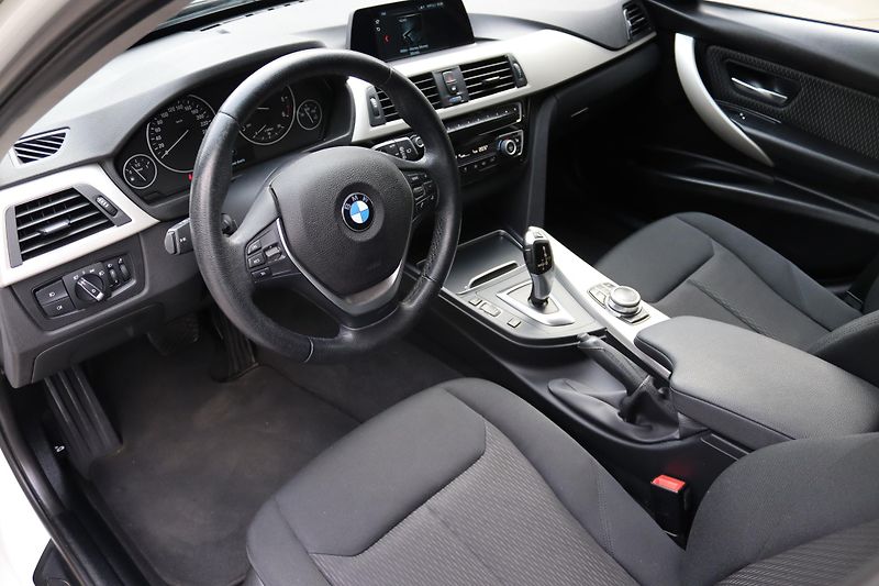 BMW Řada 3 318D TOURING F31 110kW - fotka 20 z 50