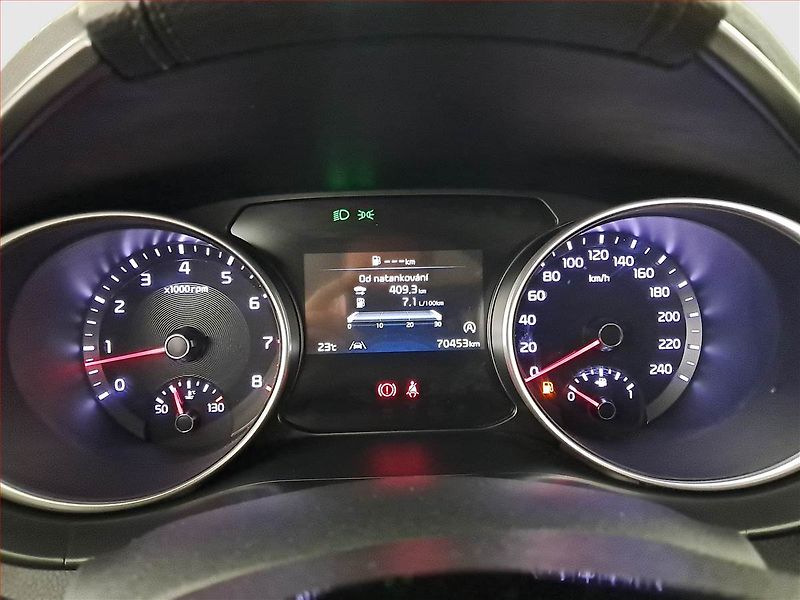 Kia Ceed (2023) 1.5 T-GDI, ČR,1.maj - fotka 11 z 19