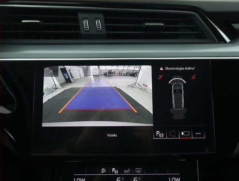Audi e-tron (2020) 50 quattro, SoH 87% - fotka 16 z 19