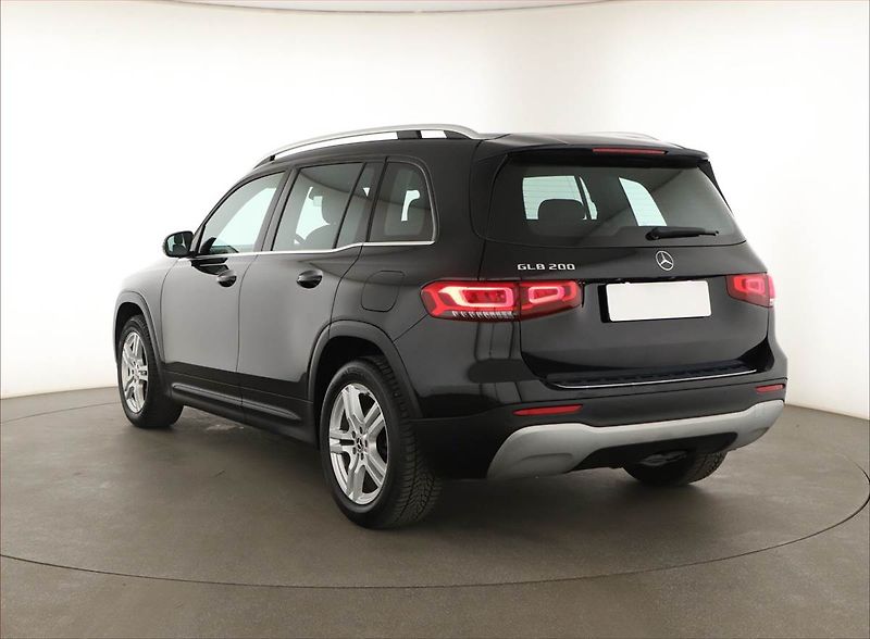 Mercedes-Benz GLB (2023) 200 - fotka 4 z 22