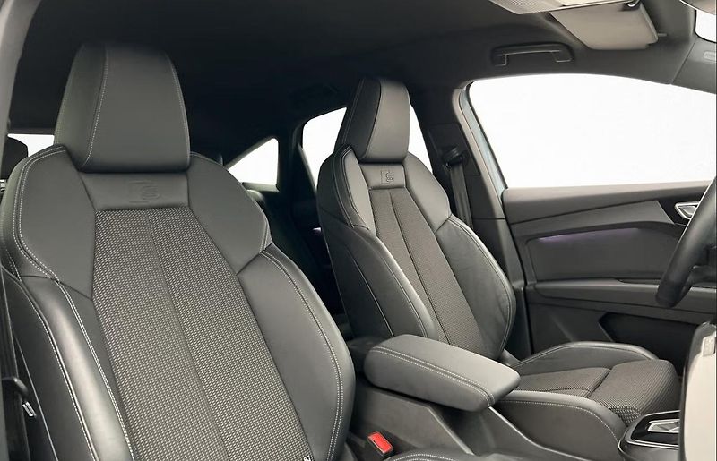 Audi Q4 40 Sportback e-tron S-Line Kam - fotka 21 z 31