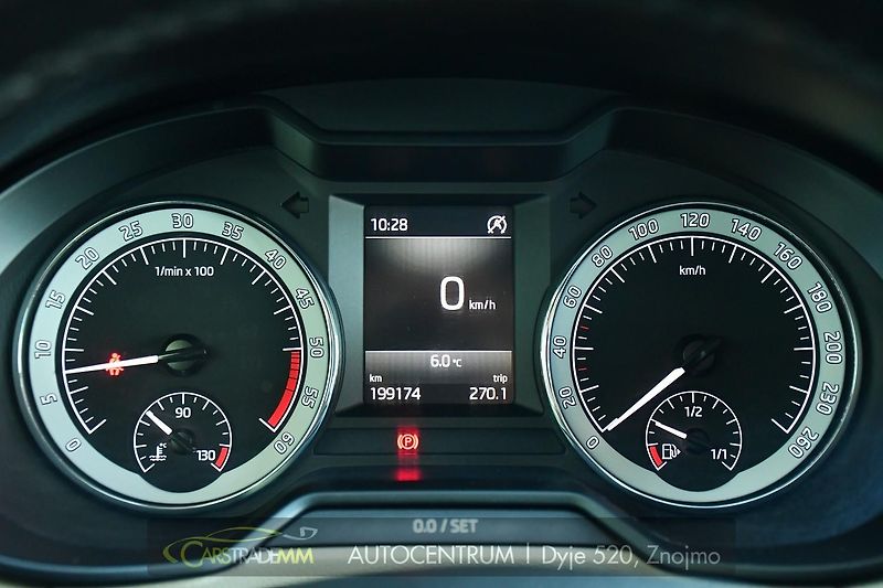 Škoda Octavia 1,6TDi TAŽNÉ ACC  - fotka 32 z 53