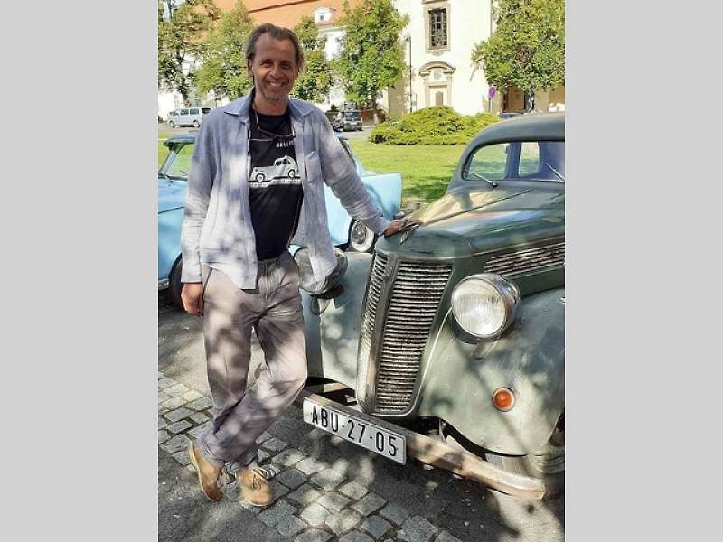 Veteránský závod Slánský okruh 2022 byl plný legend a věnovaný značce Praga.