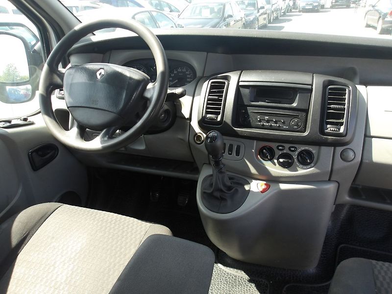 Renault Trafic 1,9DCi 74 kW 8 míst !! - fotka 17 z 31