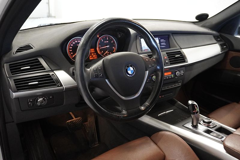 BMW X5 3.0d XDRIVE AUTOMAT - fotka 13 z 30