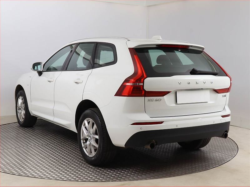 Volvo XC60 (2017) T8 Twin Engine - fotka 4 z 24