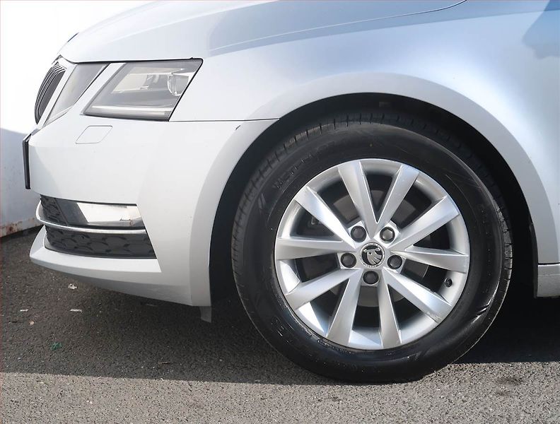 Škoda Octavia (2017) Style 1.6 TDI, Serv.kniha - fotka 15 z 22
